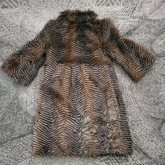 Willow & Clay Faux Fur jacket size medium - Picture 4 of 16